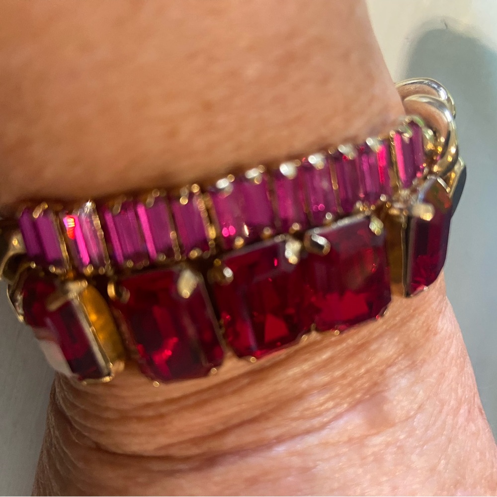 NWT Statement rhinestone bracelet